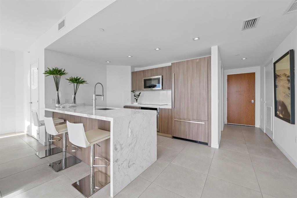 401 North Birch Road, Unit 607 Fort Lauderdale, FL 33304 - Photo 5 of 23