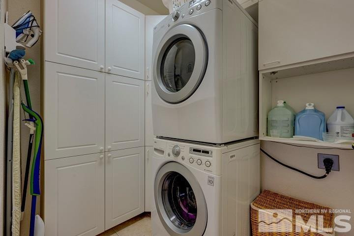 10520 Baton Court Reno, NV 89521 - Photo 31 of 38 a utility room with dryer and washer