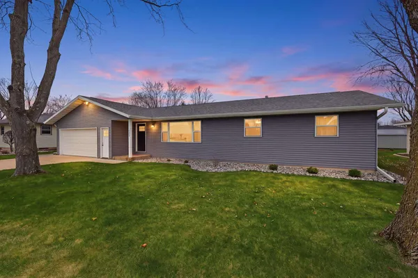 $274,900 | 1427 East 29th Street, Marshfield, WI 54449
