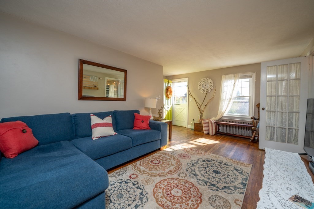 44 Hillside Avenue West Springfield, MA 01089 - Photo 9 of 34 a living room with furniture and a window