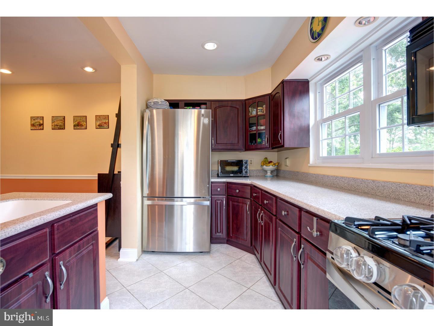 336 Powell Road Springfield, PA 19064 - Photo 4 of 23