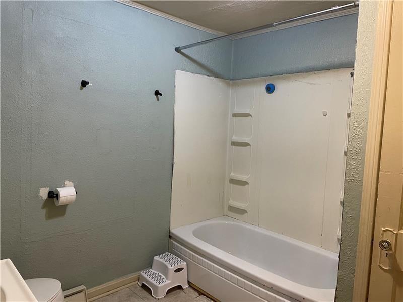 106 Center Grange Road Aliquippa, PA 15001 - Photo 11 of 16 Gallery Image 11