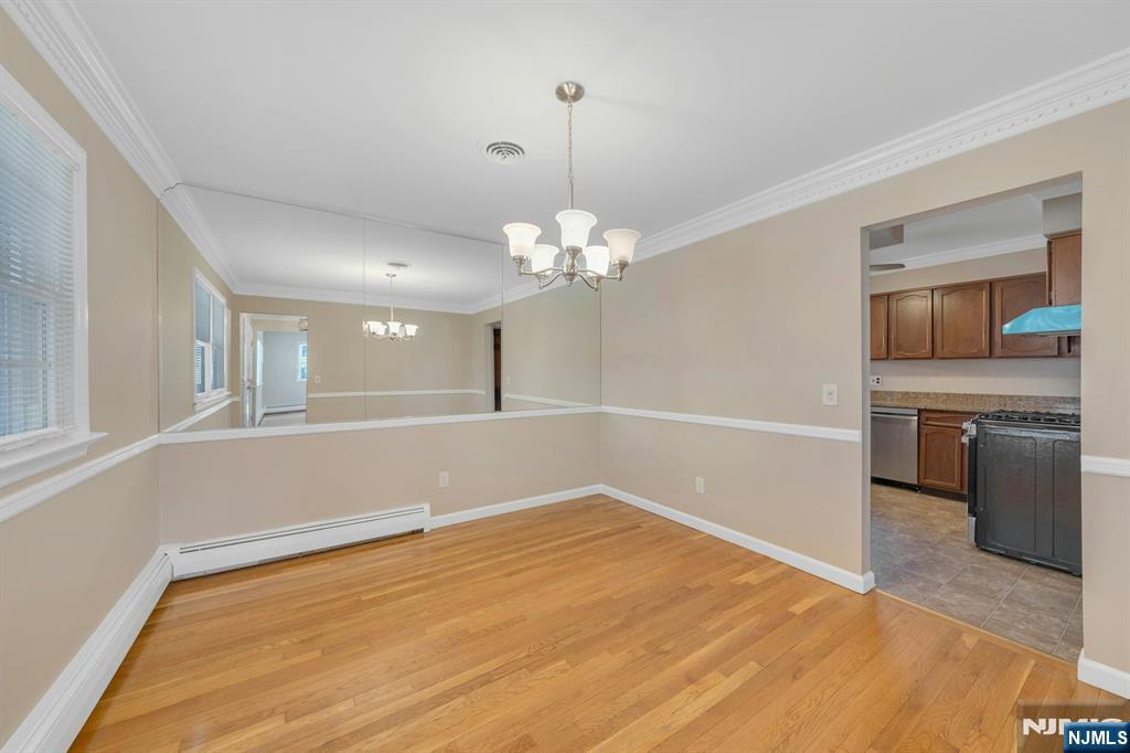 366 Valley View Avenue Paramus, NJ 07652 - Photo 12 of 49