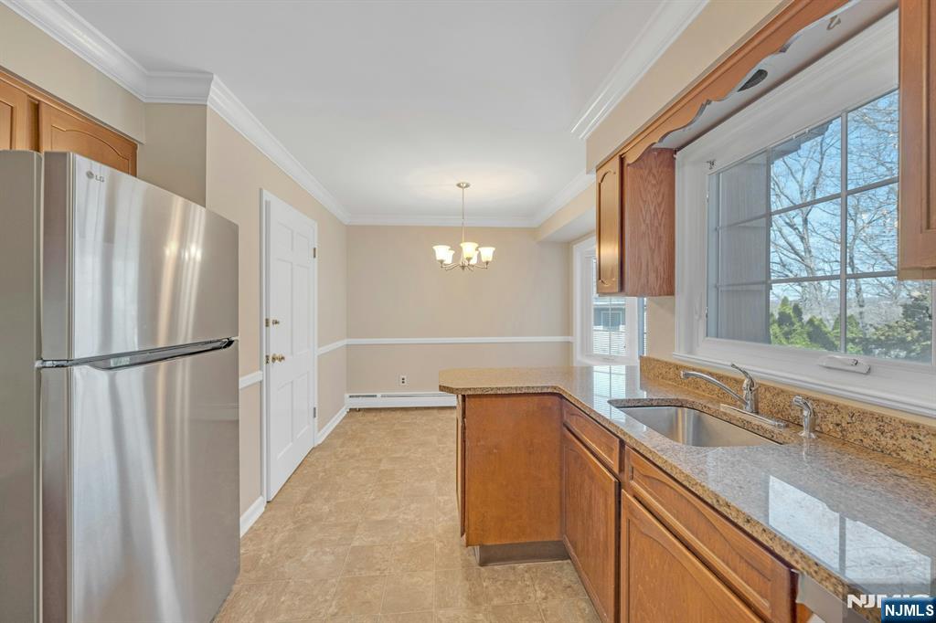 366 Valley View Avenue Paramus, NJ 07652 - Photo 18 of 49