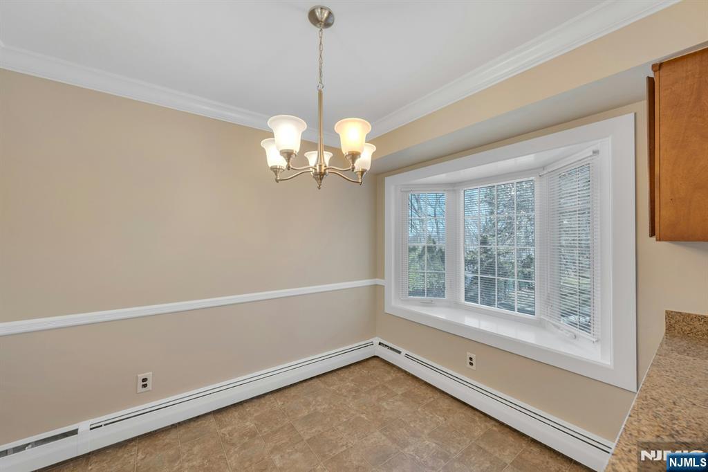 366 Valley View Avenue Paramus, NJ 07652 - Photo 21 of 49