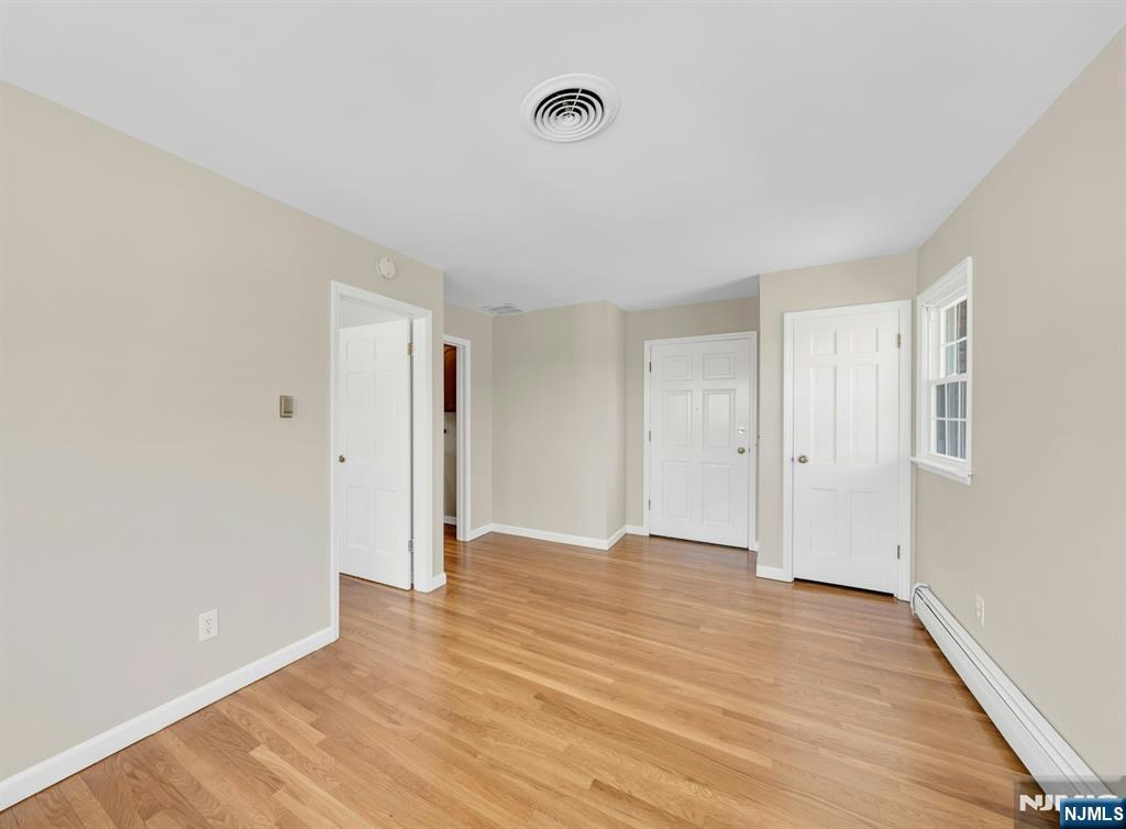 366 Valley View Avenue Paramus, NJ 07652 - Photo 24 of 49