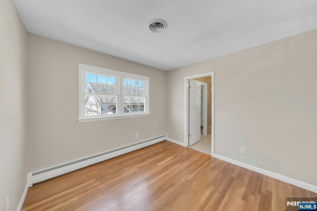 366 Valley View Avenue Paramus, NJ 07652 - Photo 25 of 49