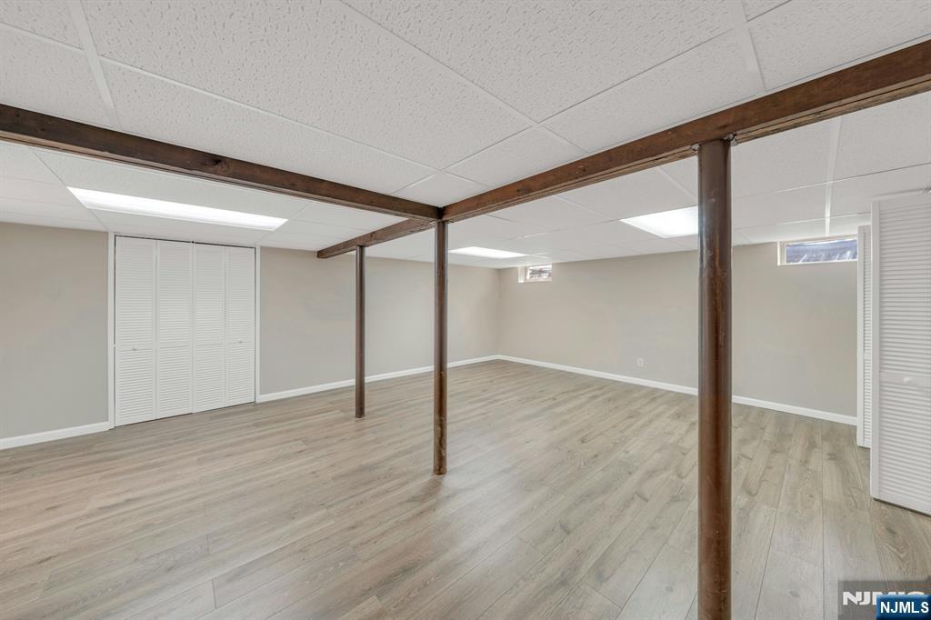 366 Valley View Avenue Paramus, NJ 07652 - Photo 37 of 49