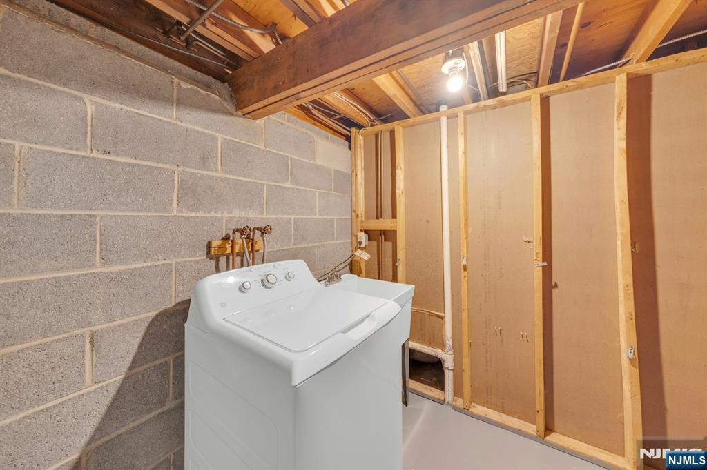 366 Valley View Avenue Paramus, NJ 07652 - Photo 40 of 49