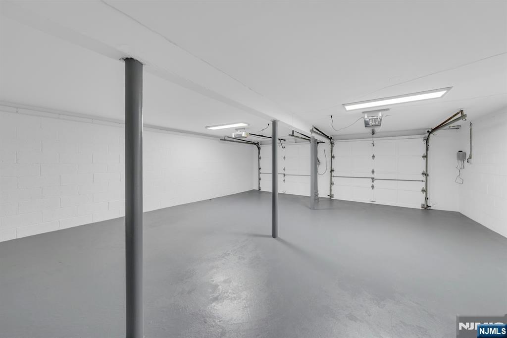 366 Valley View Avenue Paramus, NJ 07652 - Photo 41 of 49