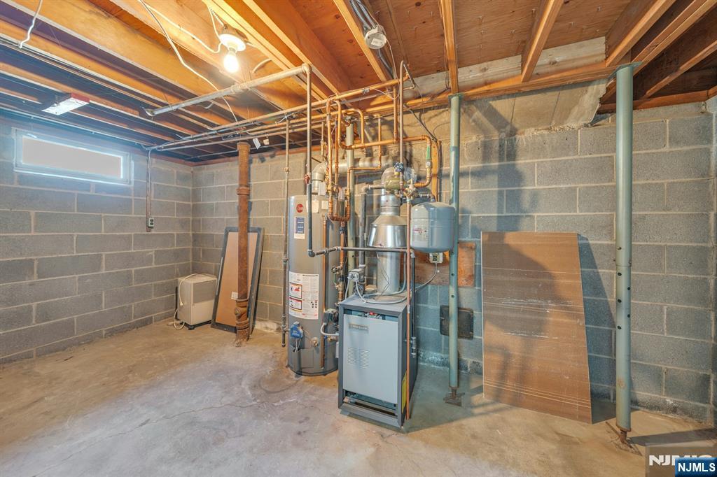 366 Valley View Avenue Paramus, NJ 07652 - Photo 42 of 49