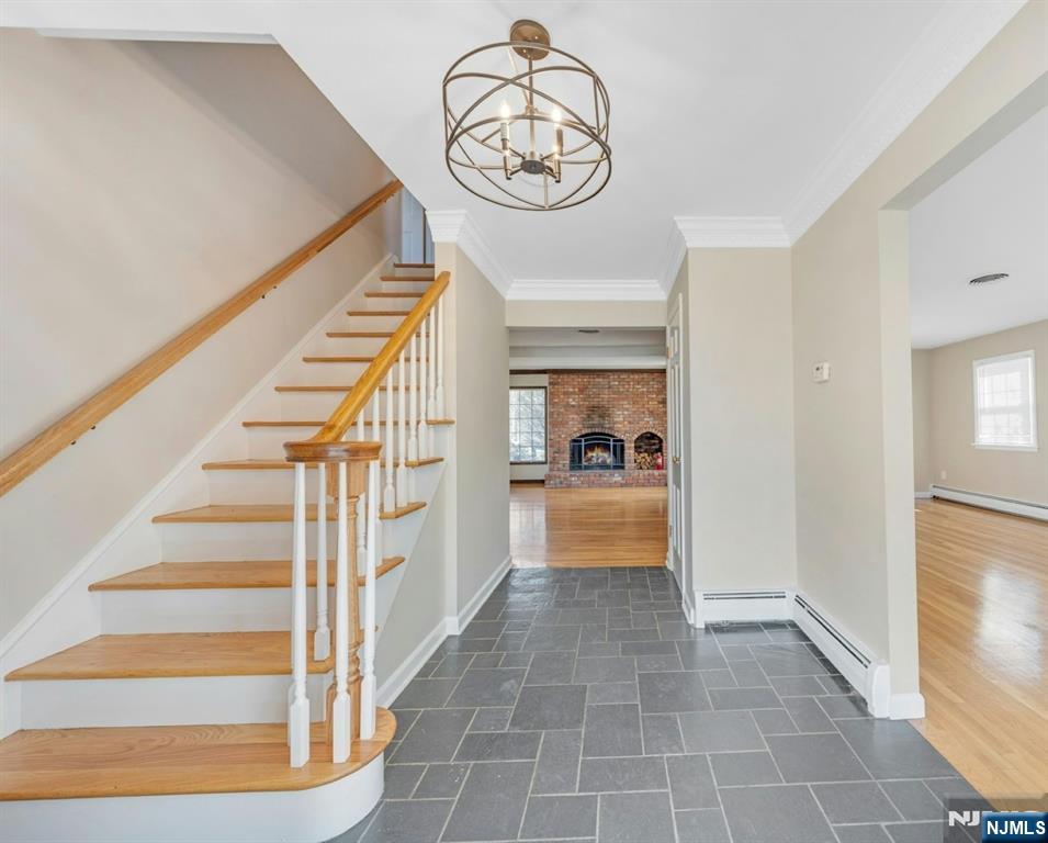 366 Valley View Avenue Paramus, NJ 07652 - Photo 5 of 49