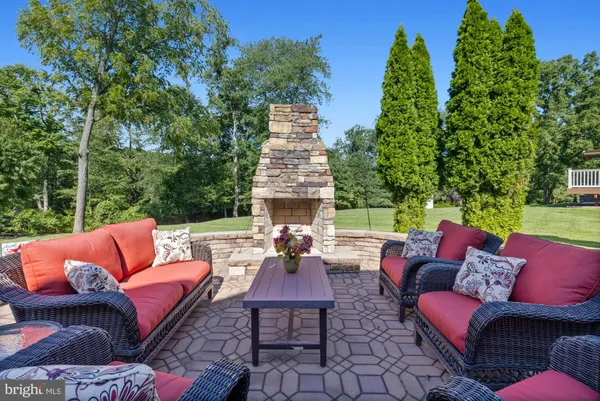$690,000 | 14 Patriot Lane, Blackwood, NJ 08012