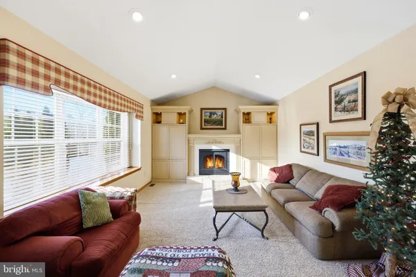 $690,000 | 14 Patriot Lane, Blackwood, NJ 08012