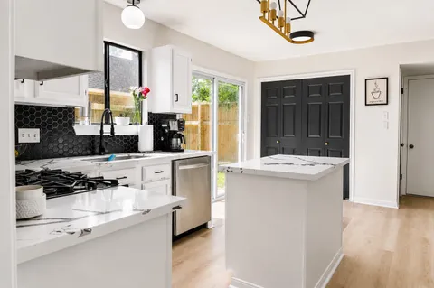 $310,000 | 3515 Grove Oaks Drive, Houston, TX 77339