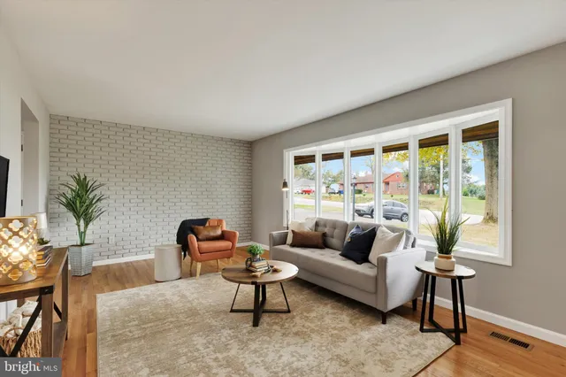 $409,995 | 1227 Lebanon Road, Manheim, PA 17545