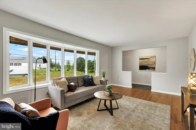 $409,995 | 1227 Lebanon Road, Manheim, PA 17545