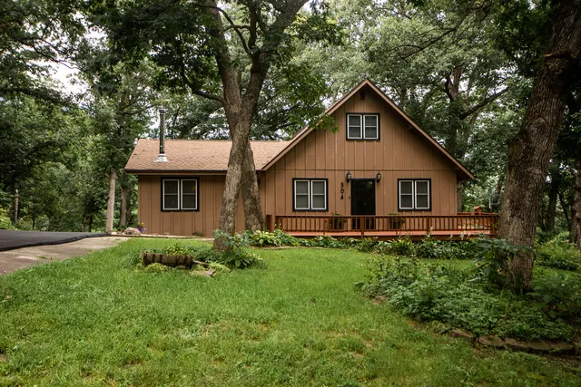 $339,900 | 304 Wild Cherry Drive, Dixon, IL 61021