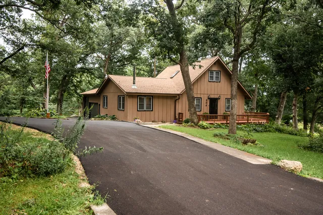 $339,900 | 304 Wild Cherry Drive, Dixon, IL 61021