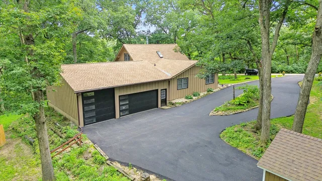 $339,900 | 304 Wild Cherry Drive, Dixon, IL 61021