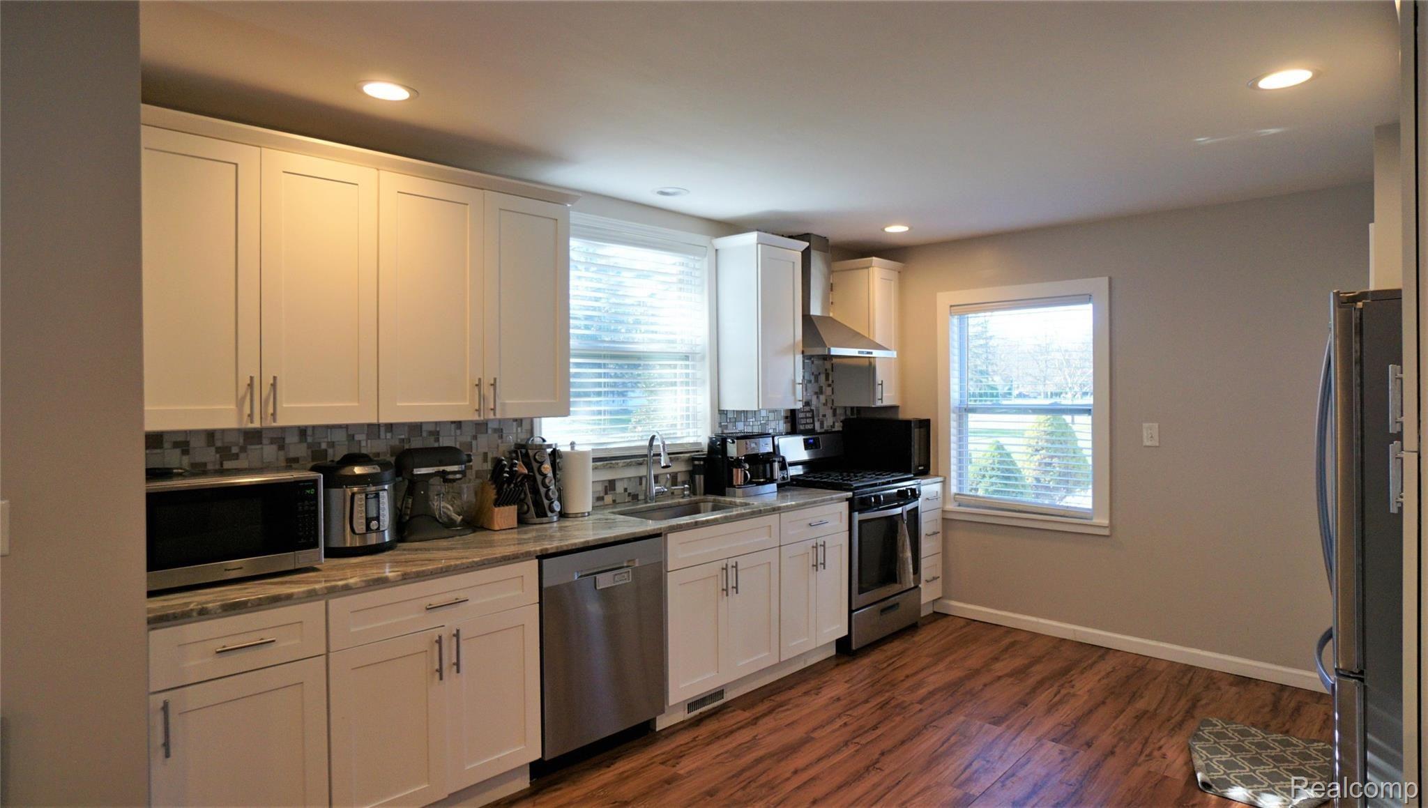 29650 Five Mile Road Livonia, MI 48154 - Photo 14 of 34 DSC05060.JPG