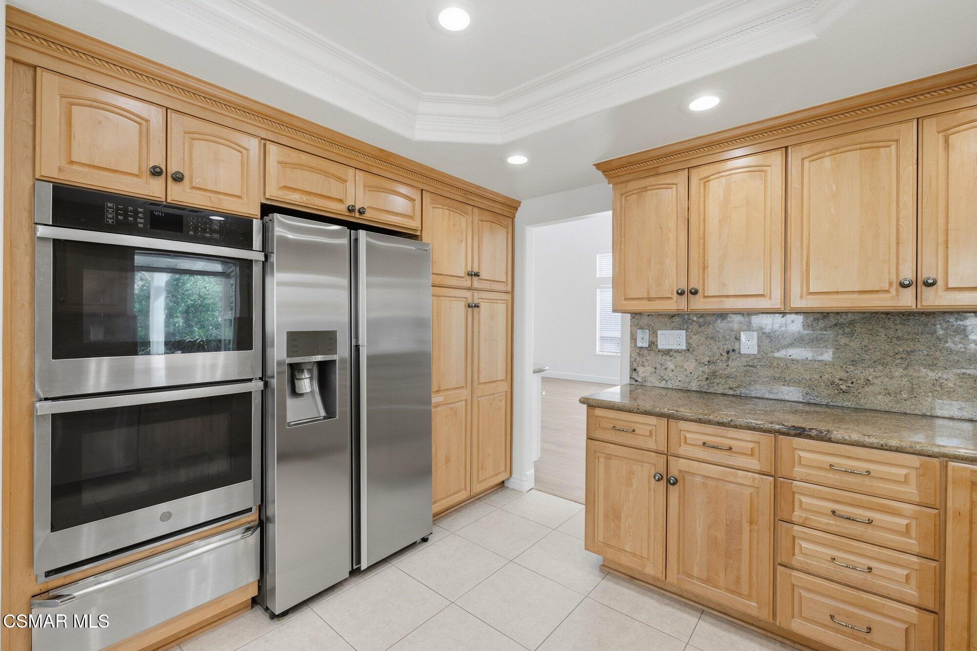 658 Elevar Court Simi Valley, CA 93065 - Photo 11 of 47 033_cjp_0971_4127