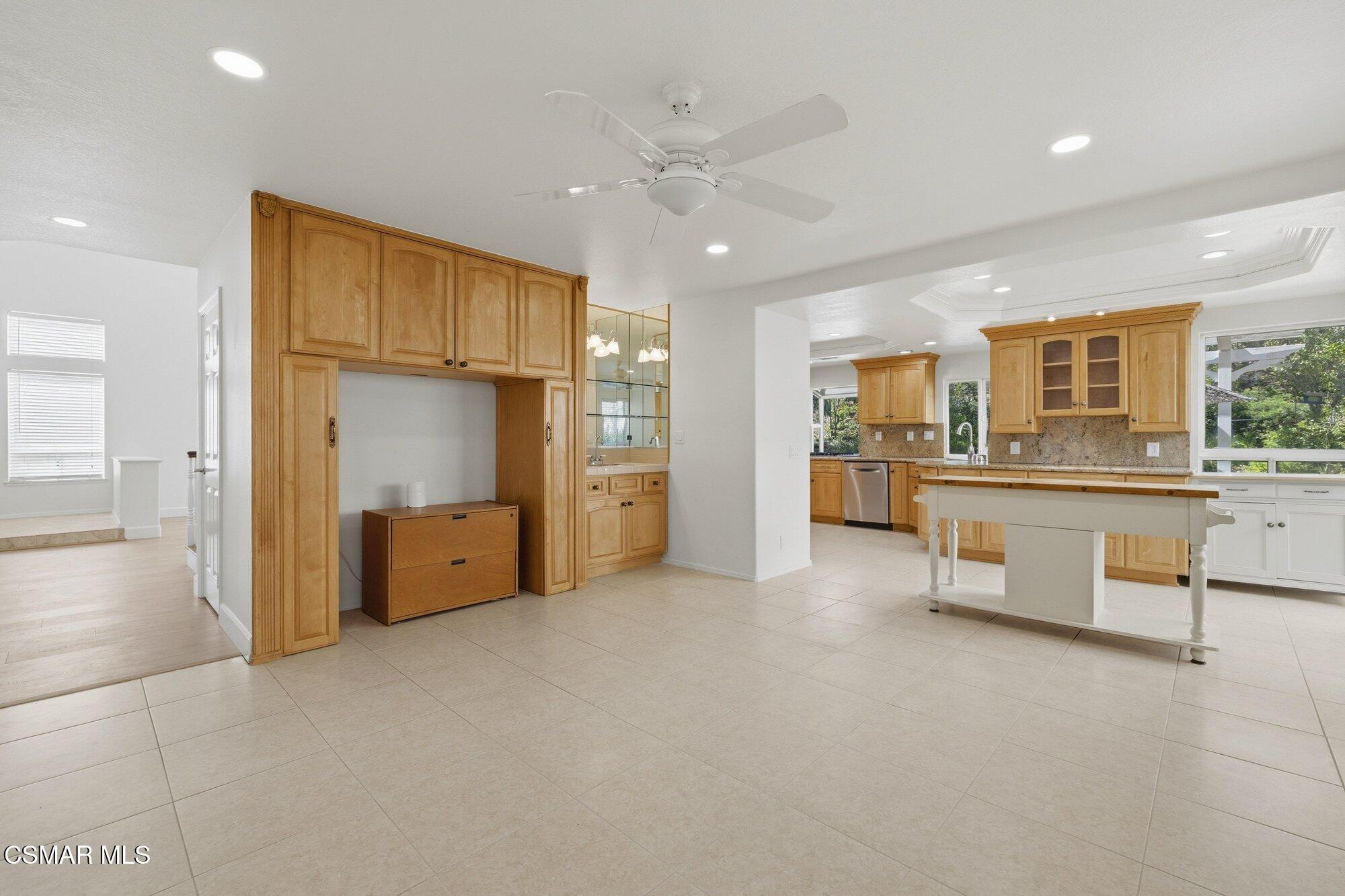 658 Elevar Court Simi Valley, CA 93065 - Photo 14 of 47 037_cjp_0991_7759