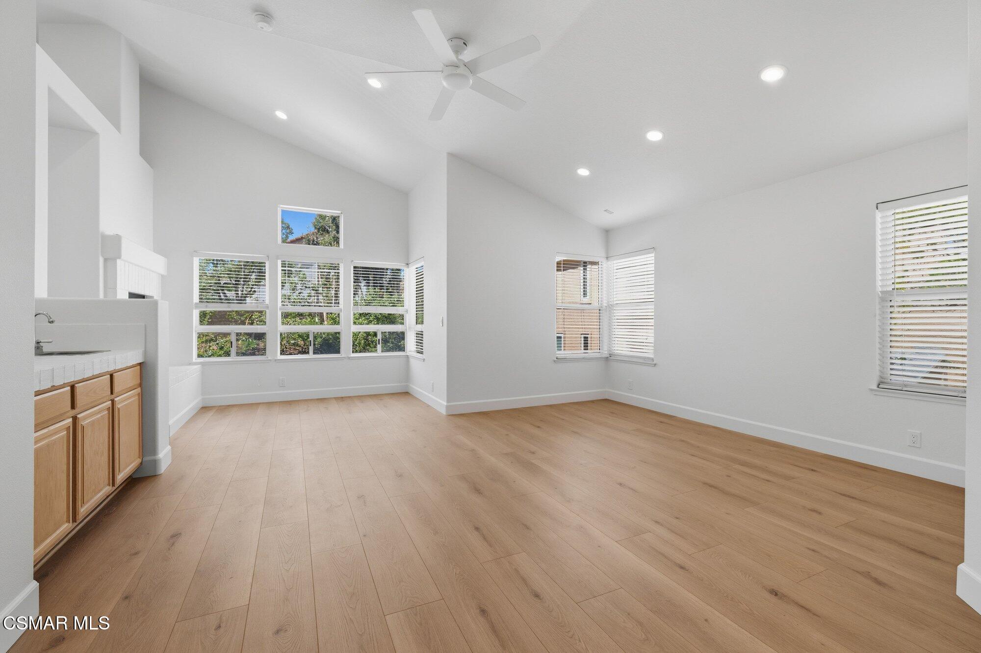 658 Elevar Court Simi Valley, CA 93065 - Photo 23 of 47 013_cjp_0871_7678