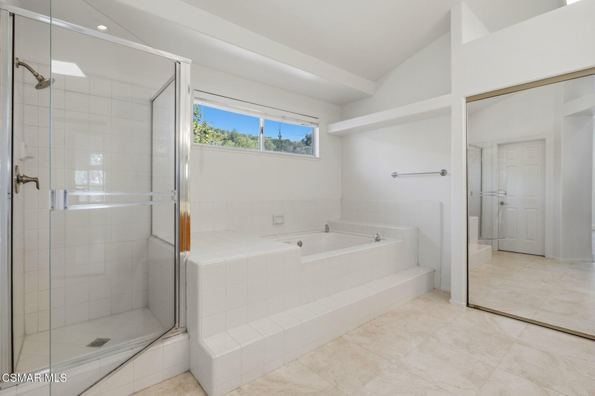 658 Elevar Court Simi Valley, CA 93065 - Photo 25 of 47 014_cjp_0876_6676