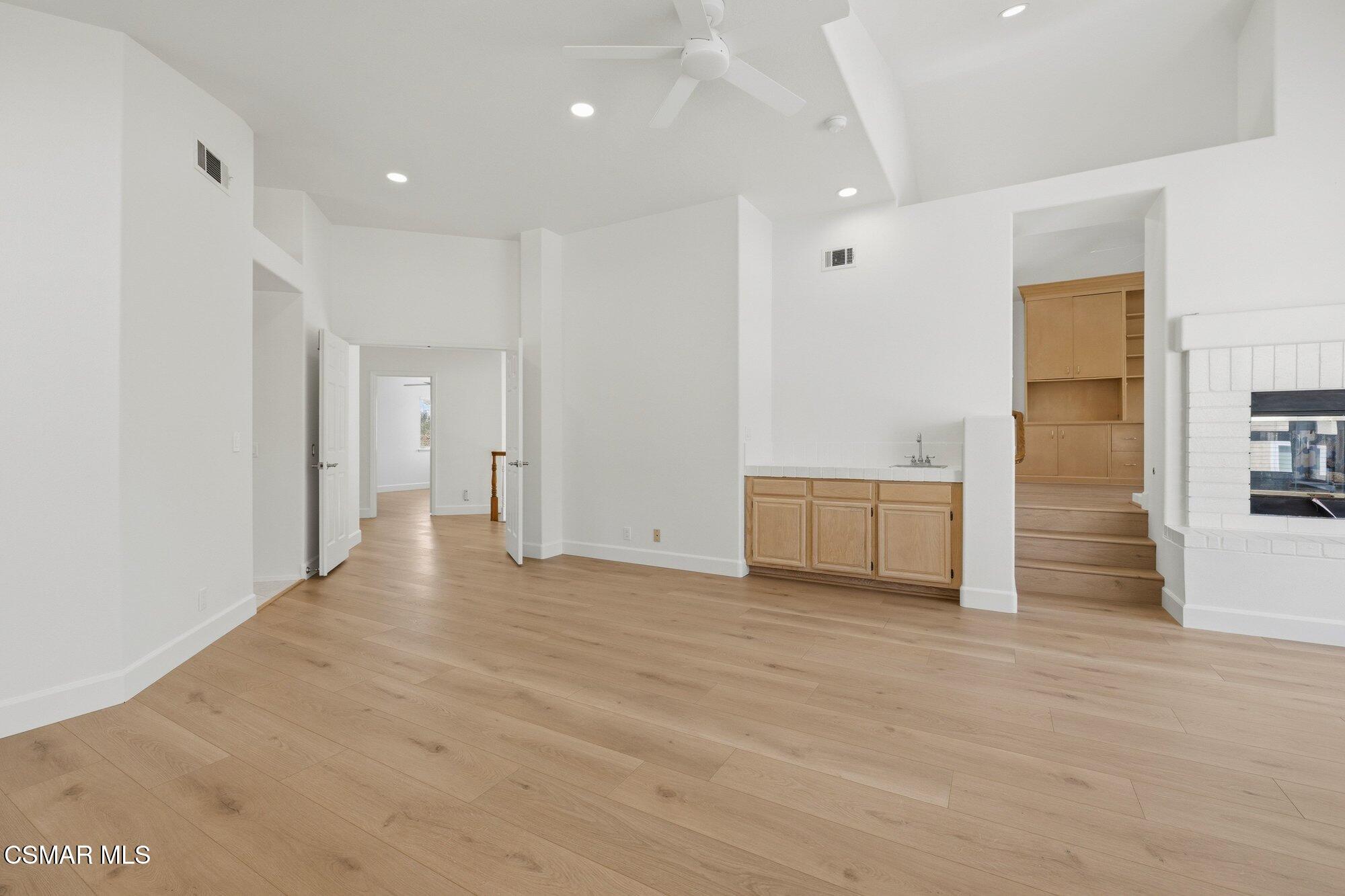 658 Elevar Court Simi Valley, CA 93065 - Photo 27 of 47 018_cjp_0896_8056