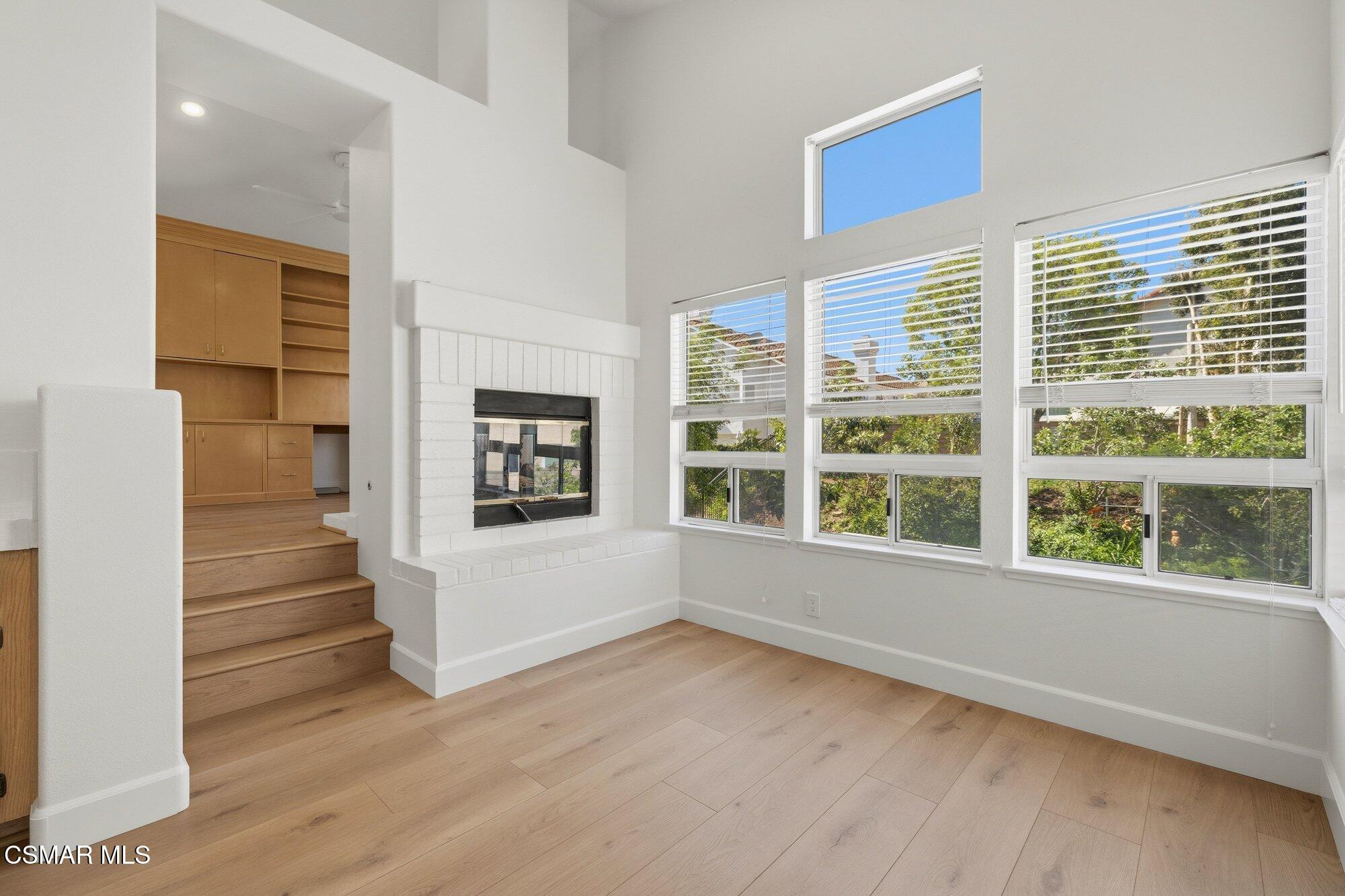 658 Elevar Court Simi Valley, CA 93065 - Photo 28 of 47 019_cjp_0901_4284