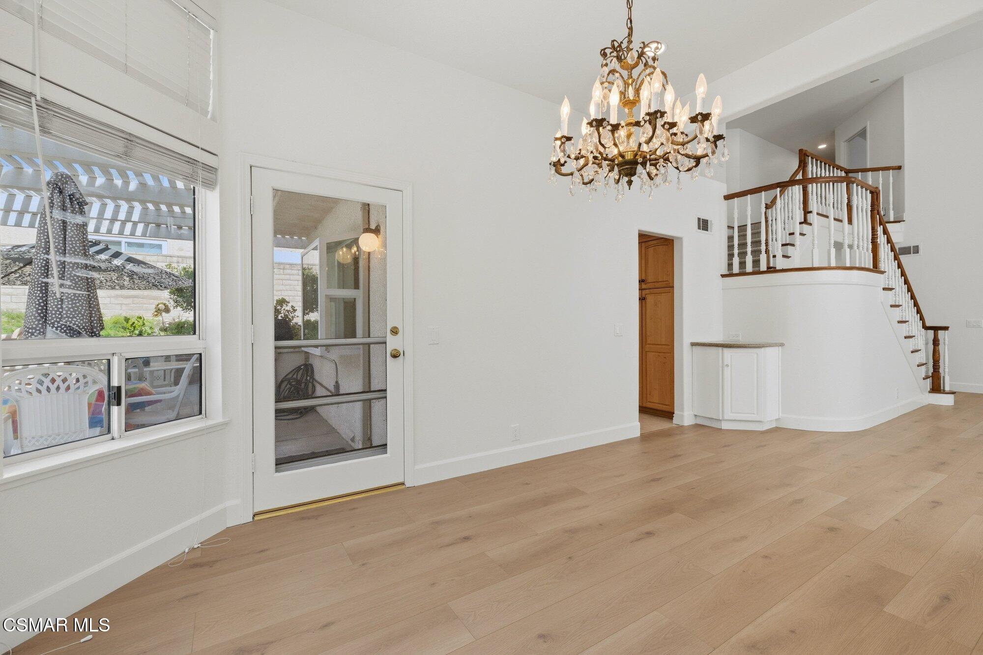658 Elevar Court Simi Valley, CA 93065 - Photo 8 of 47 030_cjp_0956_3240