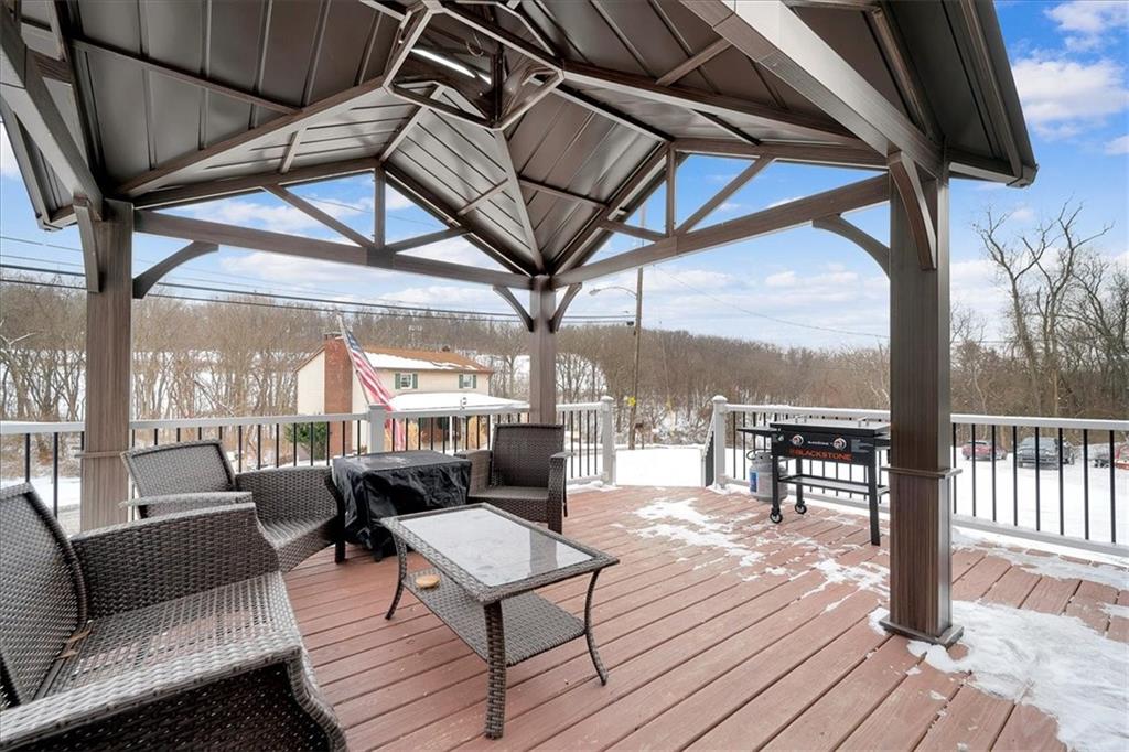 6 Valley Road Robinson Township, PA 15136 - Photo 4 of 25 Gallery Image 4