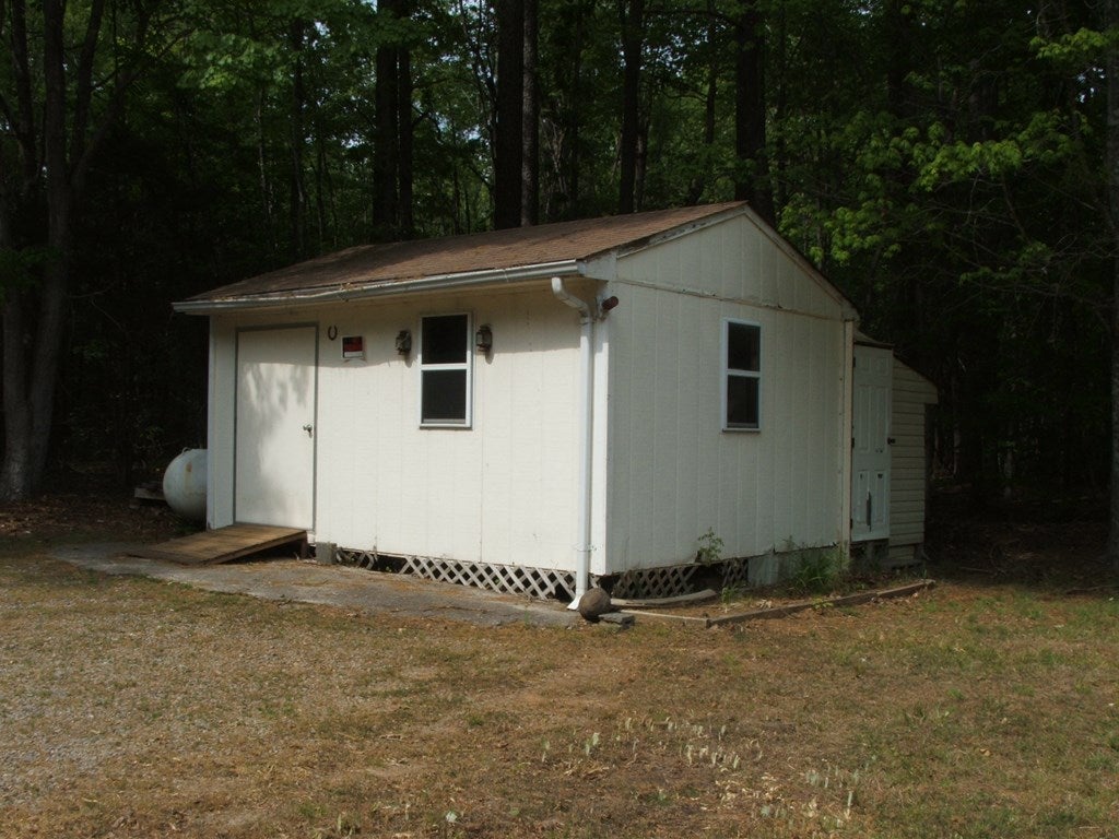 6327 West Point Stevens Road Drakes Branch, VA 23937 - Photo 19 of 19 Gallery Image 19