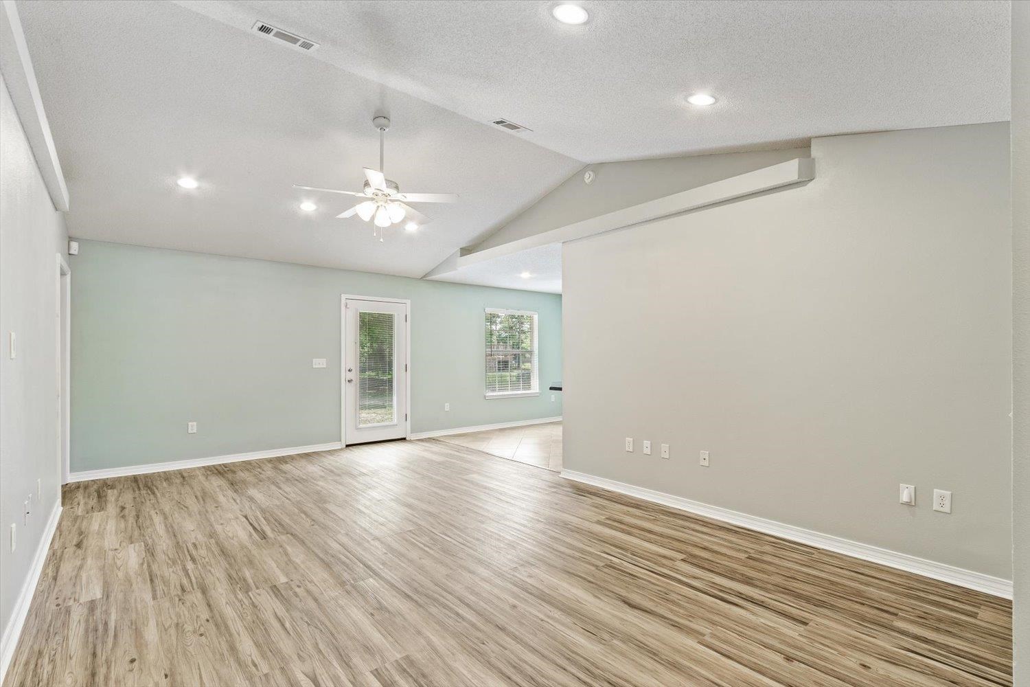 5323 Cox Road Milton, FL 32583 - Photo 10 of 29 Gallery Image 10