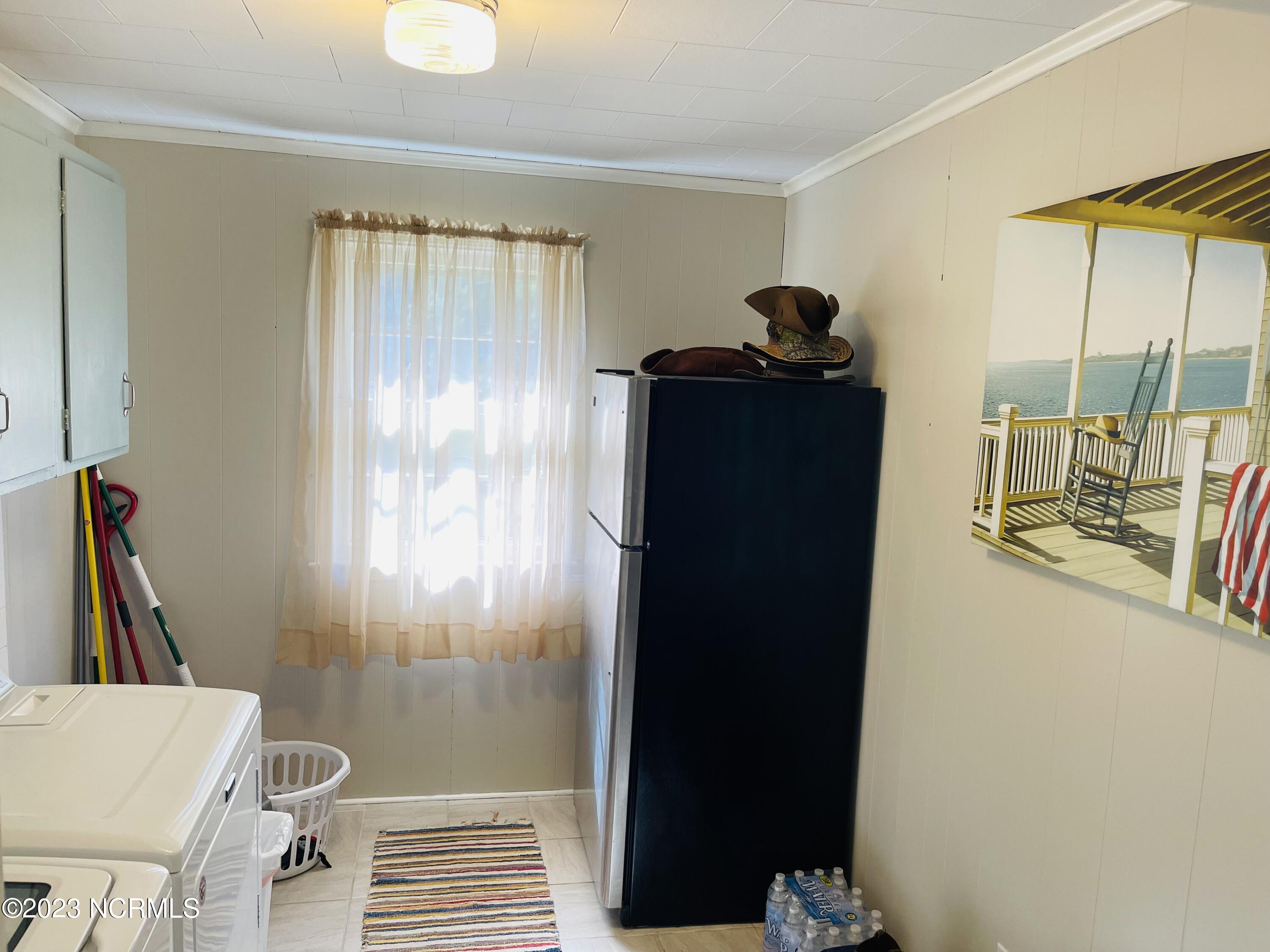 792 Roberts Road Newport, NC 28570 - Photo 19 of 52 laundry room