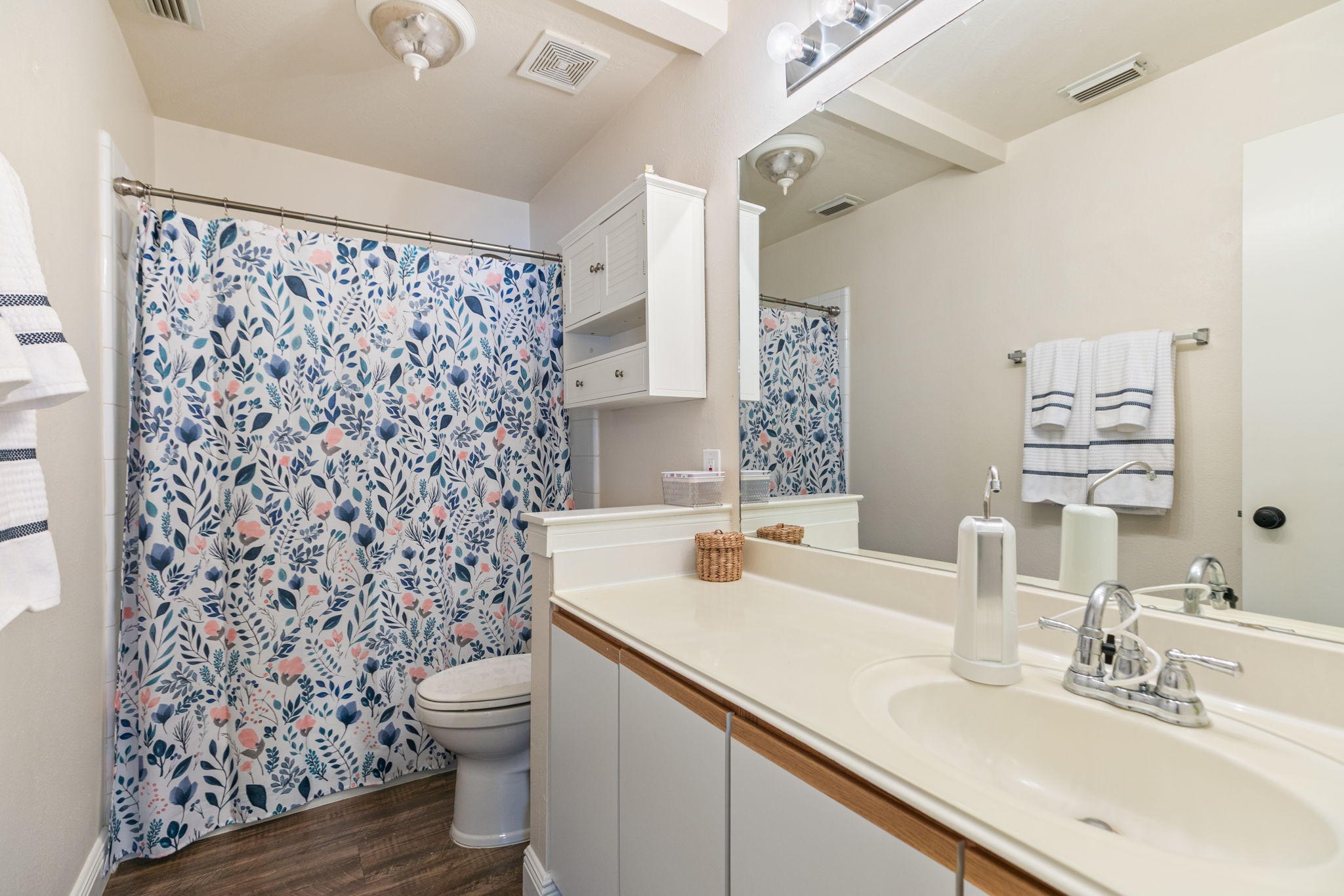 3714 Colleen Woods Circle Houston, TX 77080 - Photo 25 of 29 a bathroom with a sink toilet and shower
