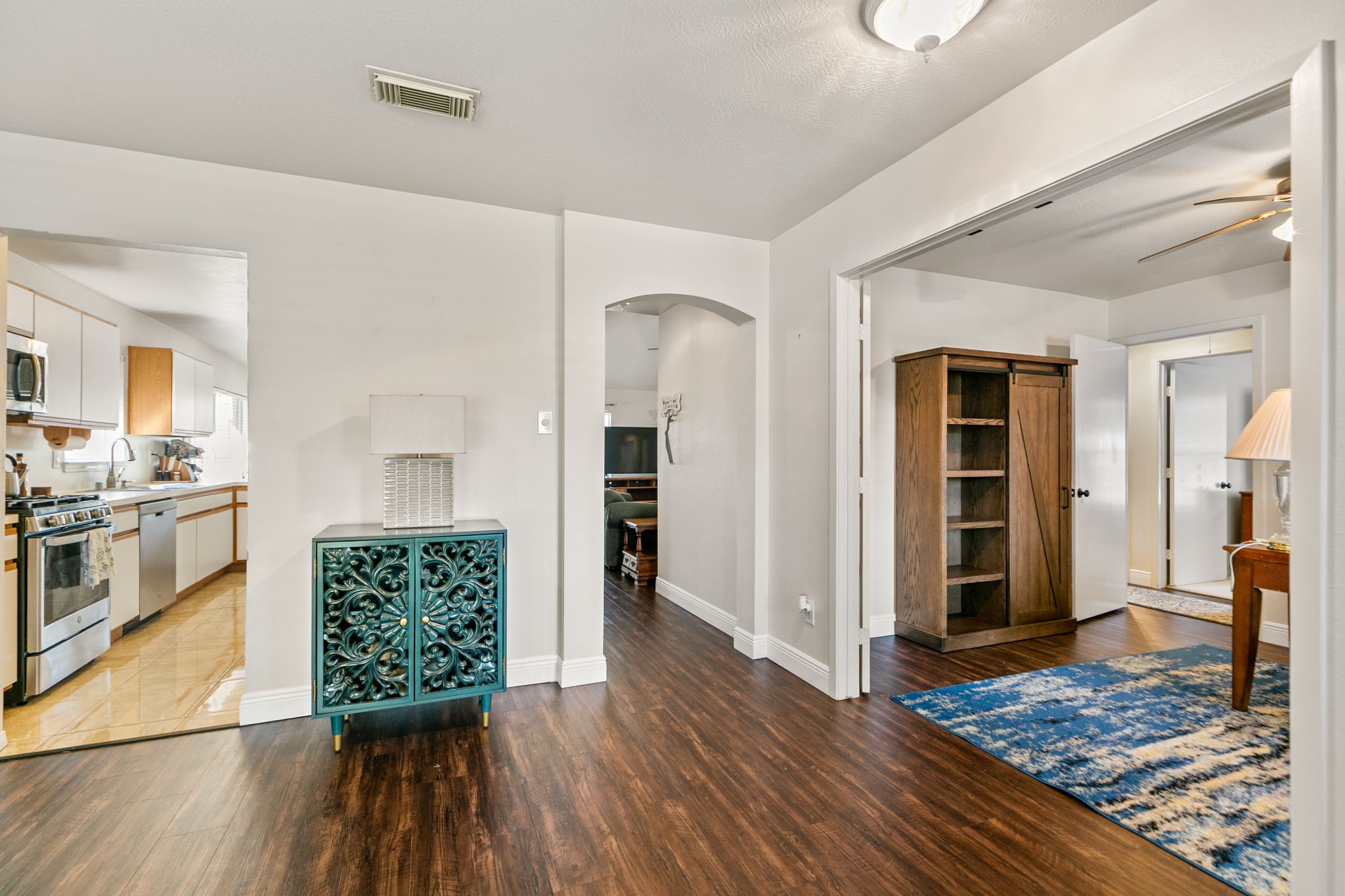 3714 Colleen Woods Circle Houston, TX 77080 - Photo 7 of 29 a living room with furniture and a rug