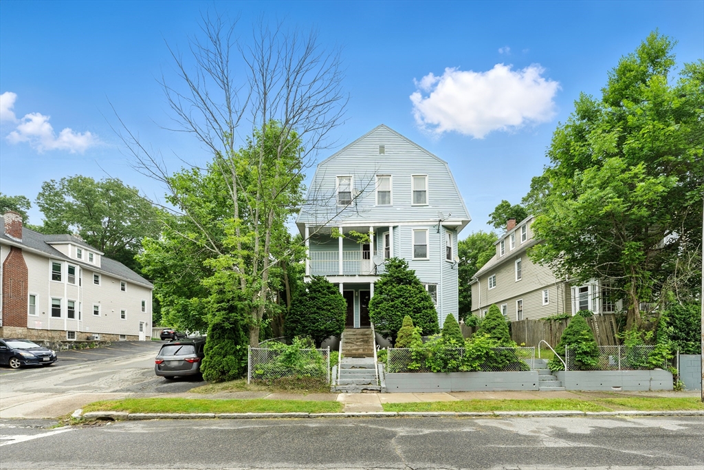 10 Holland Road Worcester, MA 01603 - Photo 1 of 39 Gallery Image 1