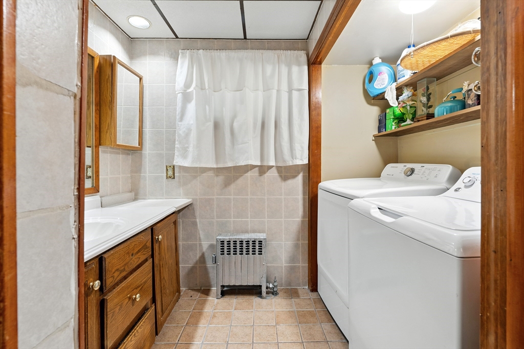 10 Holland Road Worcester, MA 01603 - Photo 13 of 39 Gallery Image 13