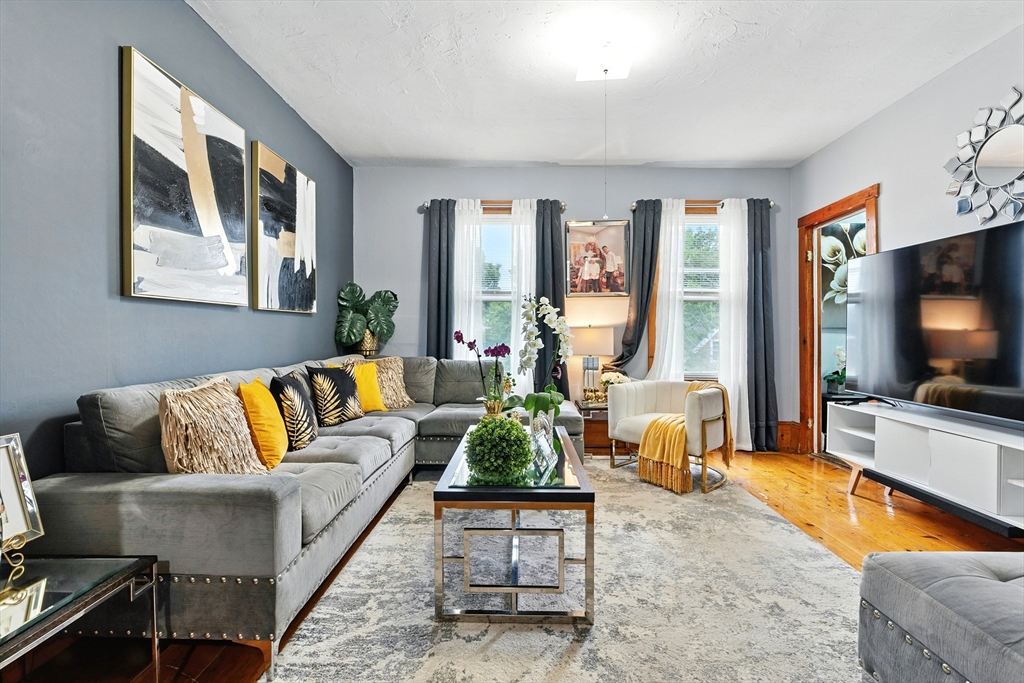 10 Holland Road Worcester, MA 01603 - Photo 17 of 39 Gallery Image 17