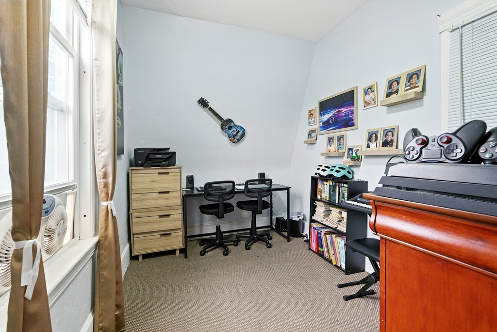10 Holland Road Worcester, MA 01603 - Photo 19 of 39 Gallery Image 19