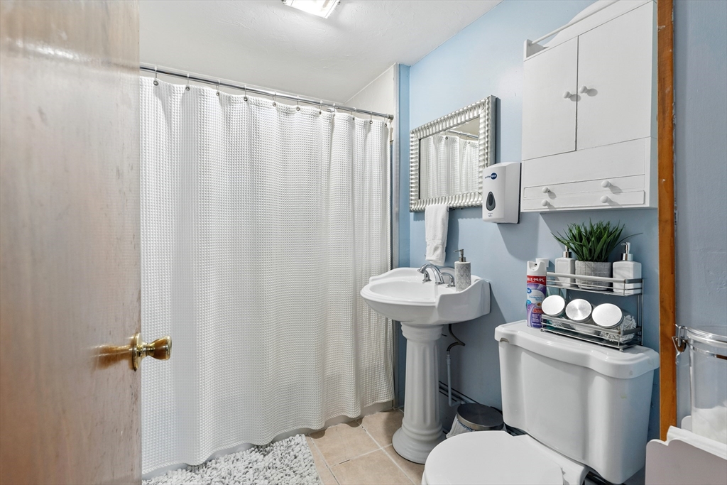 10 Holland Road Worcester, MA 01603 - Photo 24 of 39 Gallery Image 24