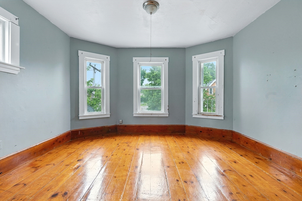 10 Holland Road Worcester, MA 01603 - Photo 30 of 39 Gallery Image 30