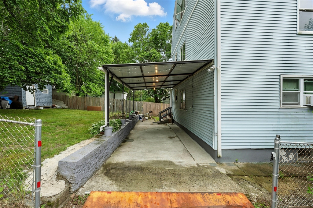 10 Holland Road Worcester, MA 01603 - Photo 6 of 39 Gallery Image 6