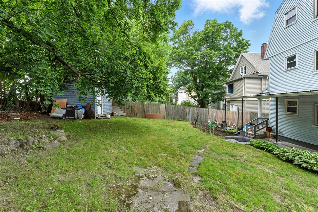 10 Holland Road Worcester, MA 01603 - Photo 7 of 39 Gallery Image 7