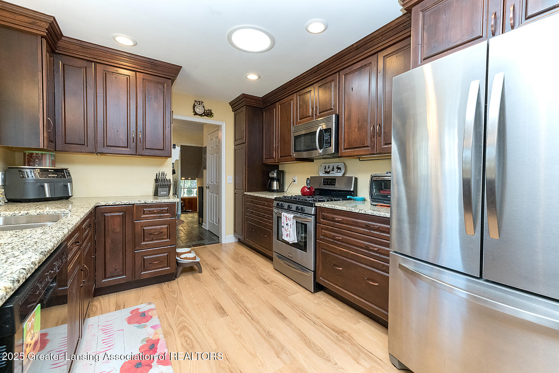 3100 North Cambridge Road Lansing, MI 48911 - Photo 10 of 33 10