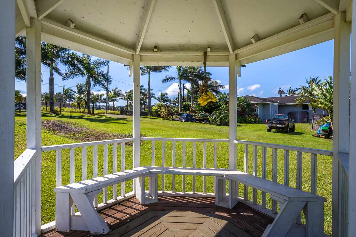 1320 West Kuiaha Road Haiku, HI 96708 - Photo 17 of 29 a view of a two chairs in the deck