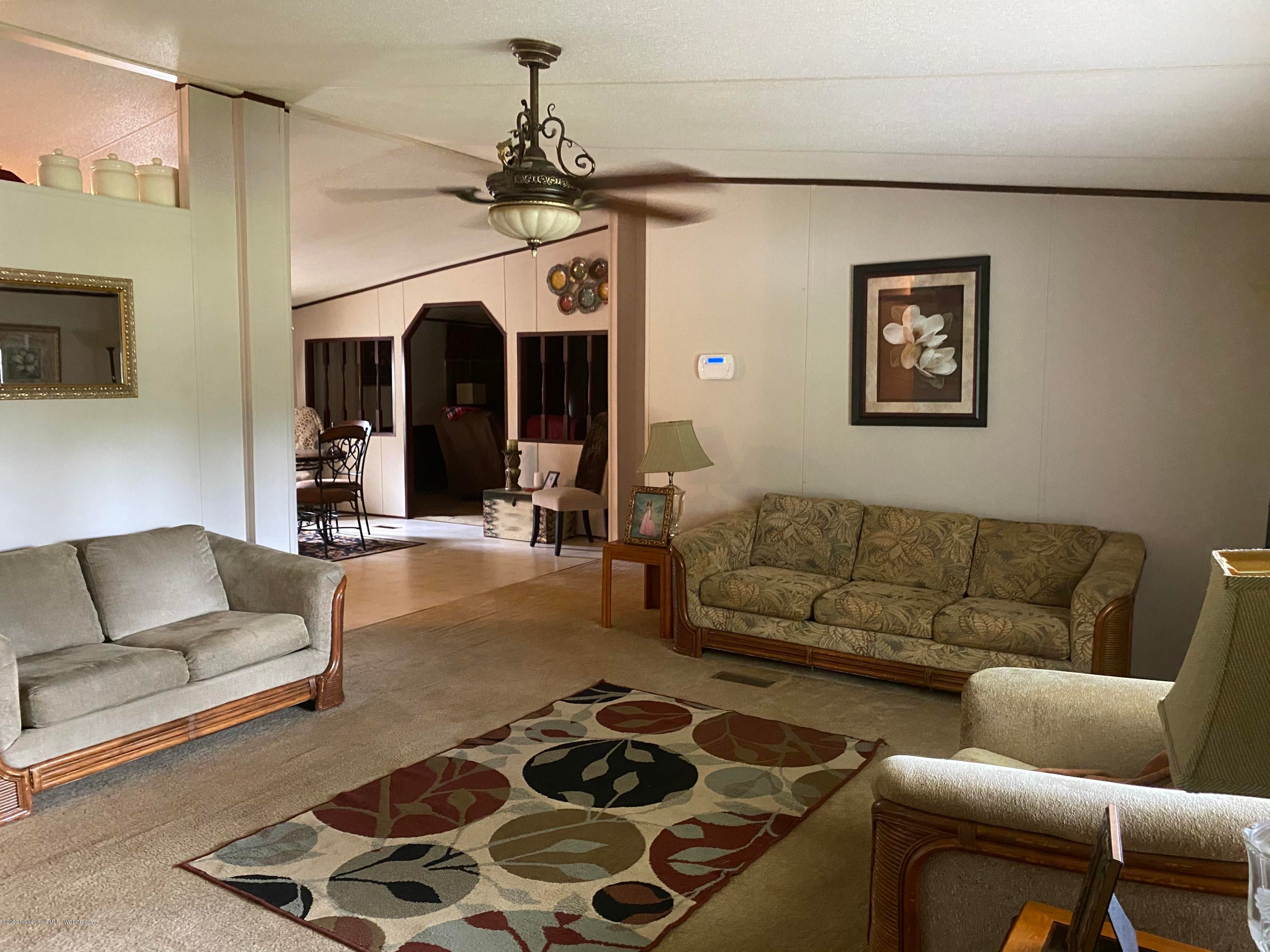 1821 Country Road Jasper, AL 35503 - Photo 3 of 28 Gallery Image 3