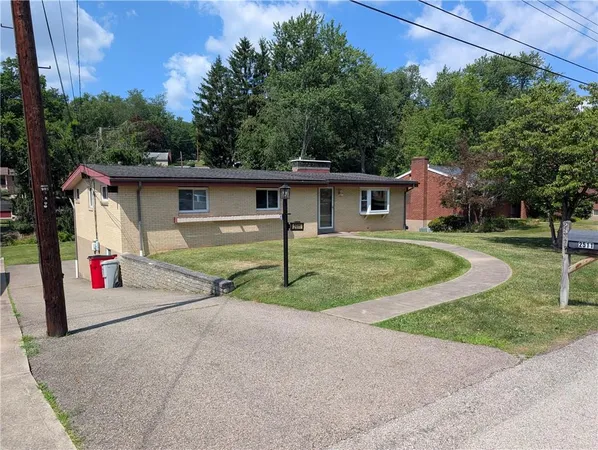 $399,900 | 2511 Autumnwood Drive, Glenshaw, PA 15116